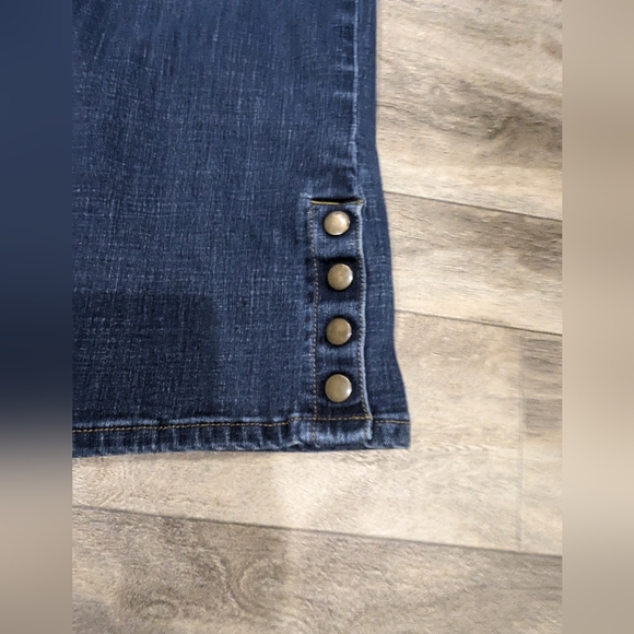 Lee Regular Fit Bootcut mid Rise Flex Motio Women's Blue Jean. Unique With Snaps - Picture 2 of 8